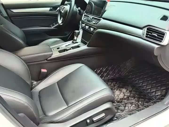 Фото 5 - Honda Accord