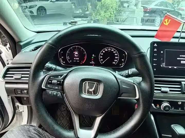 Фото 6 - Honda Accord