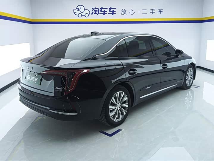 Фото 3 - Hongqi E-QM5