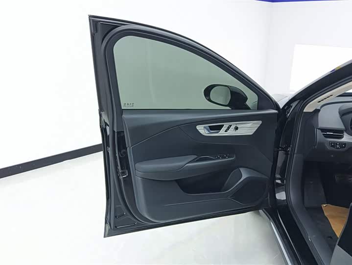 Фото 7 - Hongqi E-QM5