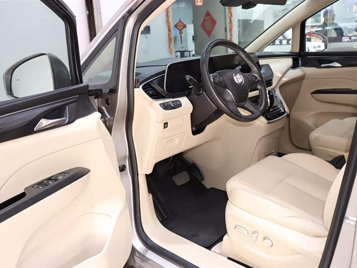 Фото 9 - Buick GL8 ES