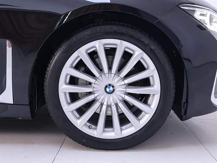 Фото 6 - BMW 7 Series