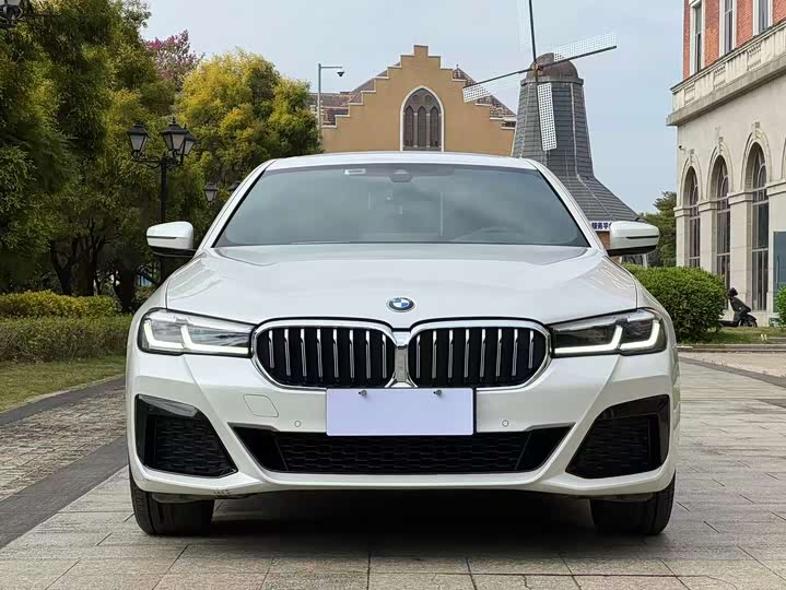 Фото 2 - BMW 5 Series