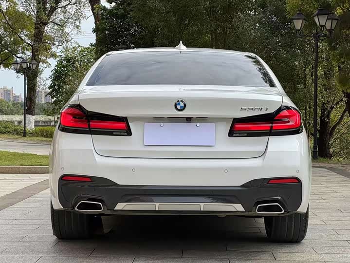 Фото 6 - BMW 5 Series