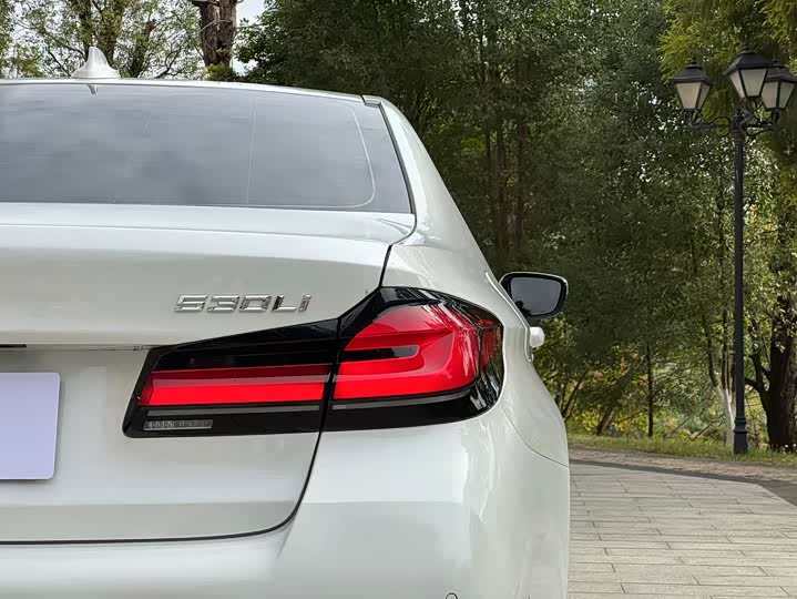 Фото 9 - BMW 5 Series