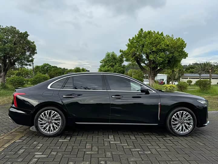 Фото 7 - Hongqi H5