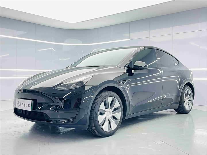 Фото 1 - Tesla Model Y