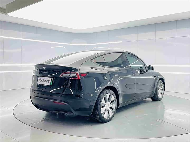 Фото 5 - Tesla Model Y