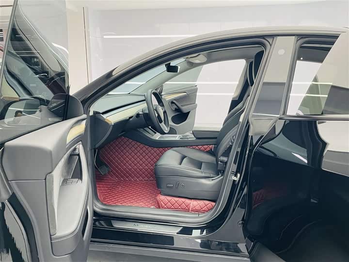 Фото 9 - Tesla Model Y