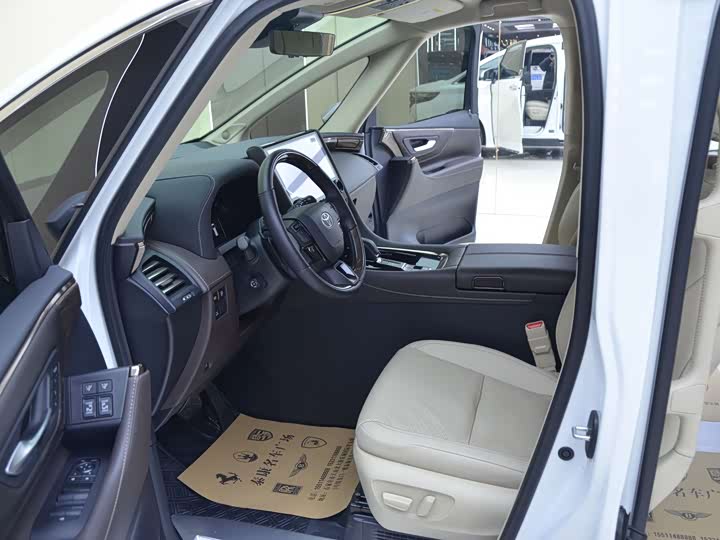 Фото 4 - Toyota Alphard