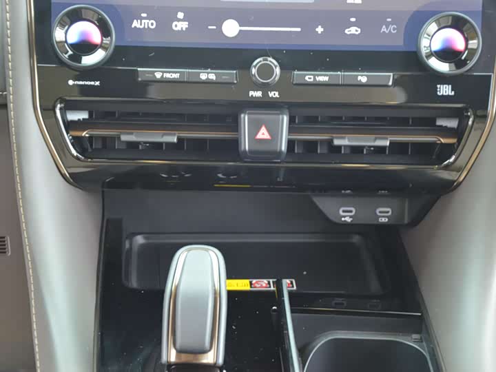 Фото 8 - Toyota Alphard
