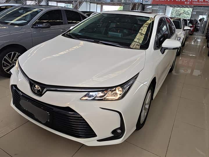 Фото 1 - Toyota Corolla