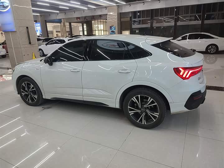 Фото 5 - Audi Q3 Sportback