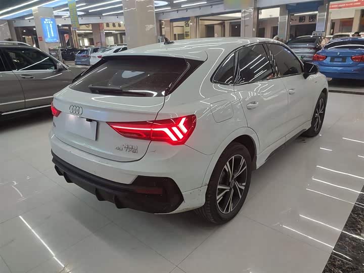 Фото 7 - Audi Q3 Sportback