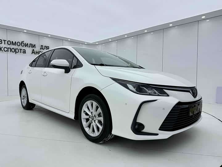 Фото 3 - Toyota Corolla