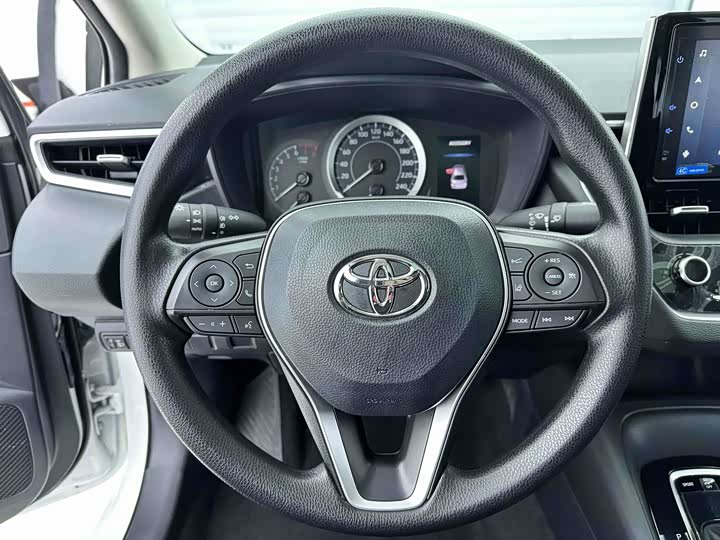Фото 5 - Toyota Corolla