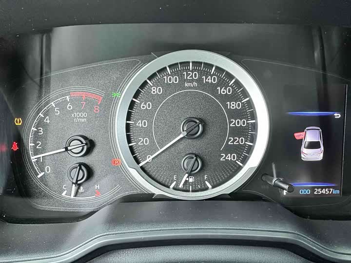 Фото 6 - Toyota Corolla