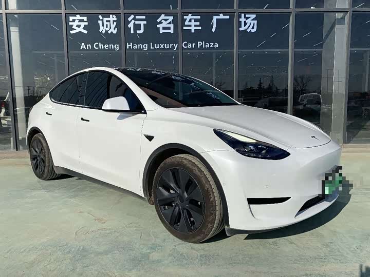 Фото 3 - Tesla Model Y