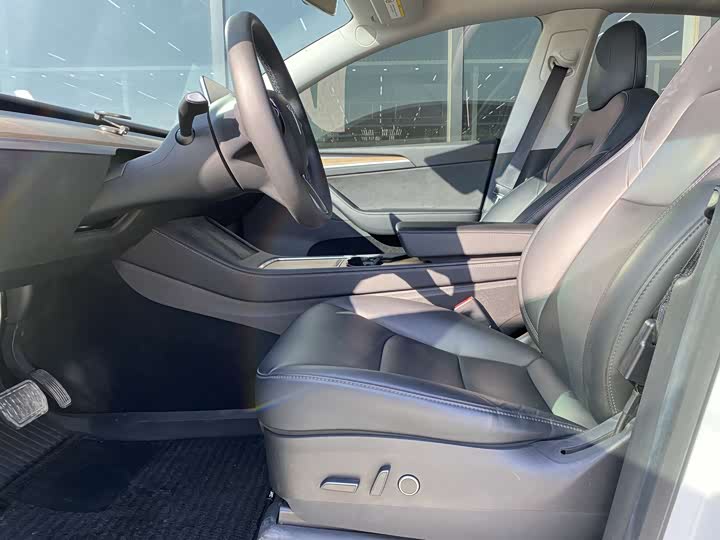 Фото 8 - Tesla Model Y