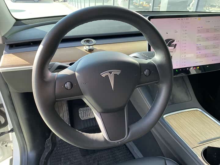 Фото 9 - Tesla Model Y