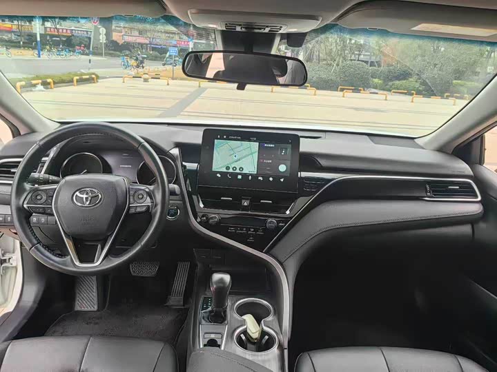 Фото 5 - Toyota Camry