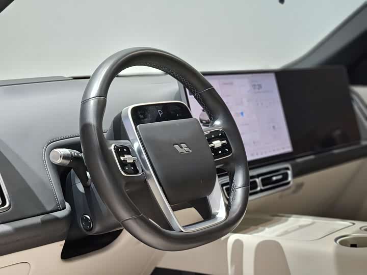 Фото 9 - LiXiang L8