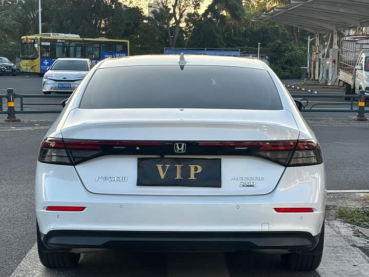 Фото 9 - Honda Accord