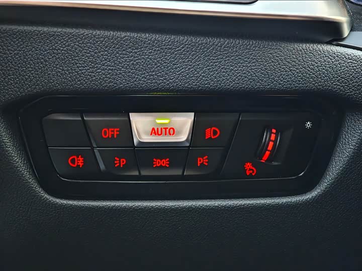 Фото 9 - BMW 3 Series