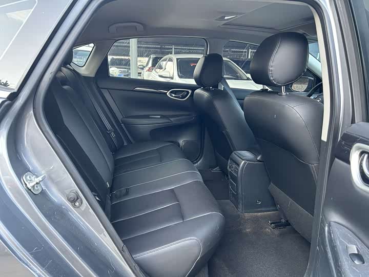 Фото 5 - Nissan Sylphy