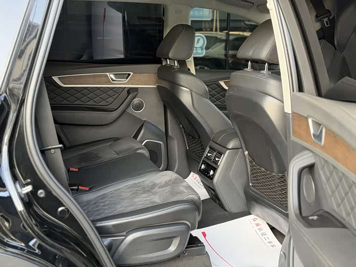 Фото 8 - Hongqi HS7