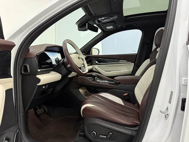 Фото 8 - Geely Monjaro