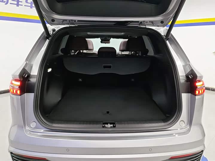 Фото 4 - Geely Monjaro