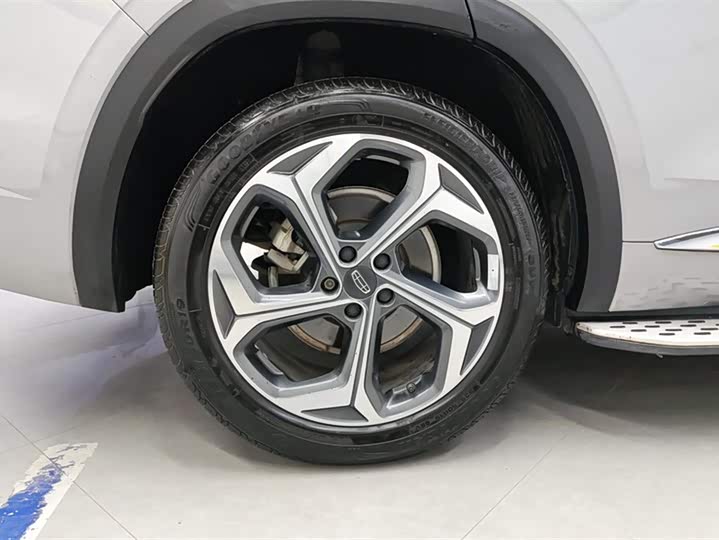 Фото 6 - Geely Monjaro