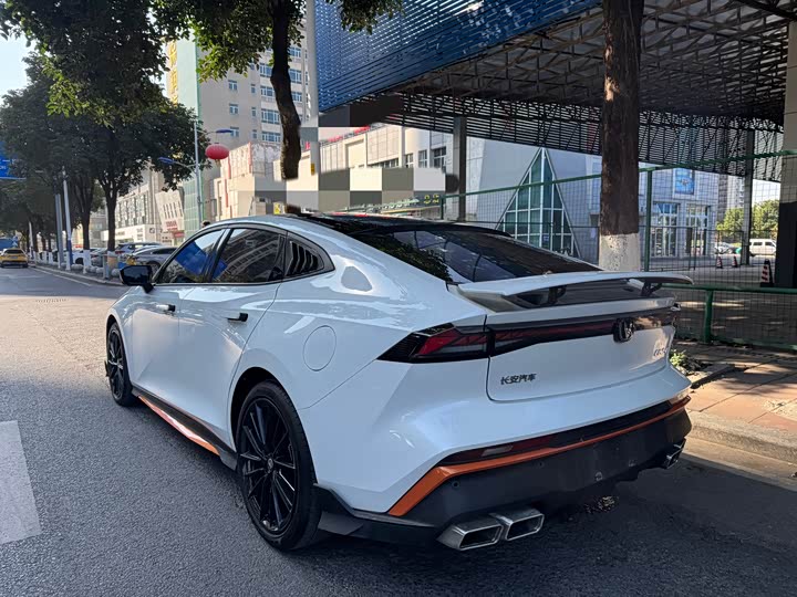 Фото 4 - Changan UNI-V