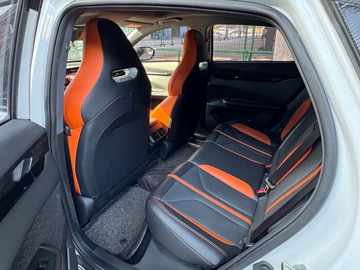 Фото 8 - Changan UNI-V