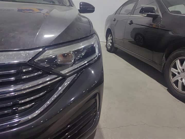 Фото 5 - Volkswagen Sagitar L