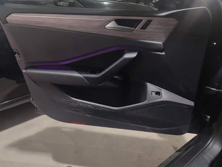 Фото 7 - Volkswagen Sagitar L