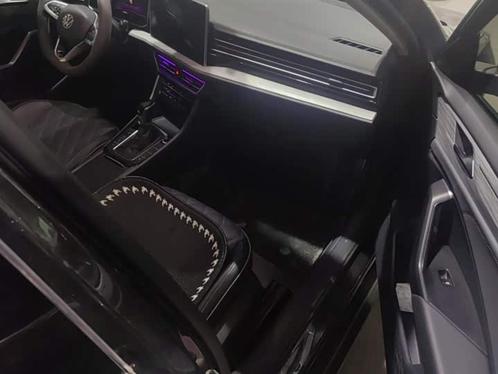 Фото 8 - Volkswagen Sagitar L