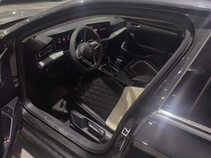 Фото 9 - Volkswagen Sagitar L