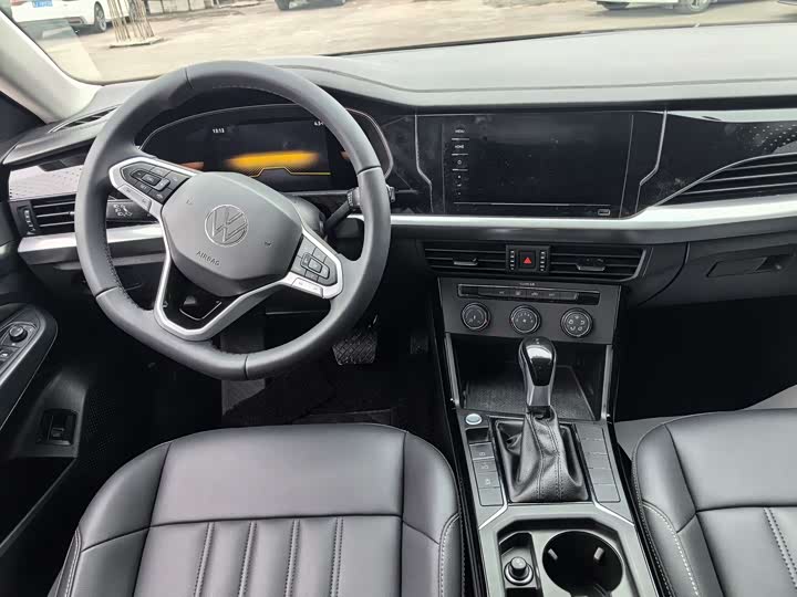 Фото 7 - Volkswagen Passat