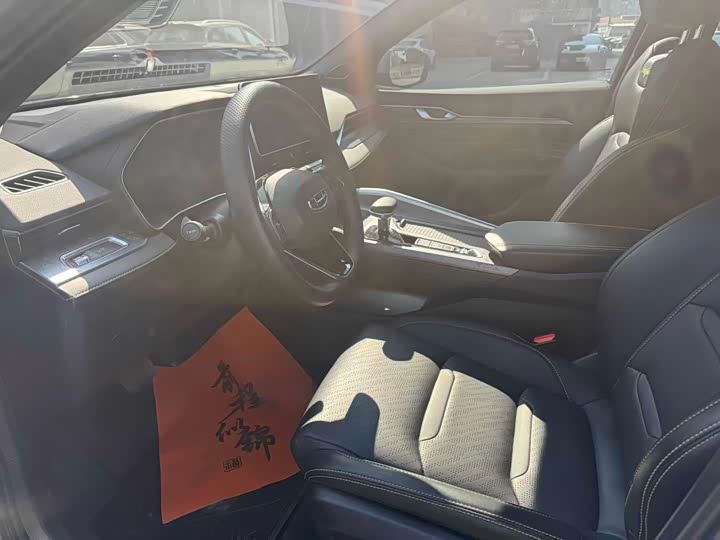 Фото 4 - Geely Preface