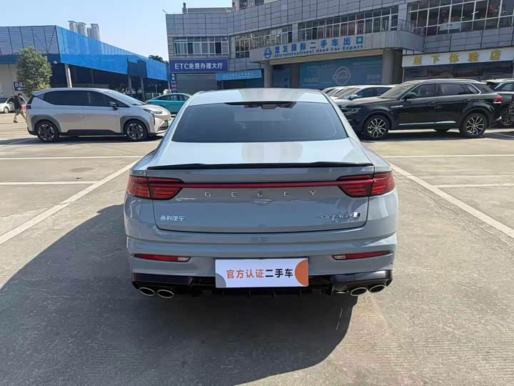 Фото 8 - Geely Preface