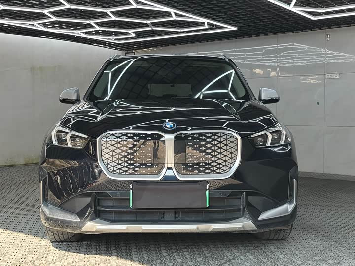 Фото 3 - BMW iX1