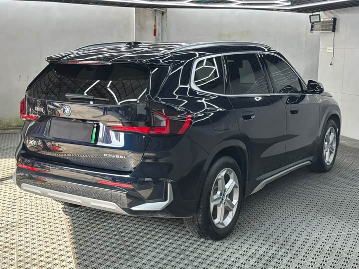 Фото 8 - BMW iX1