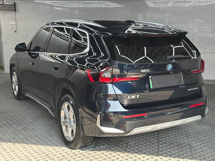 Фото 9 - BMW iX1