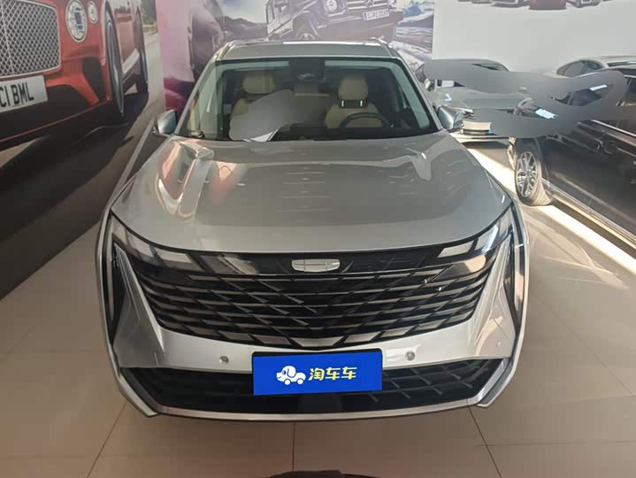 Фото 2 - Geely Atlas L