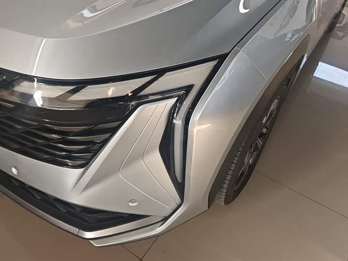 Фото 5 - Geely Atlas L