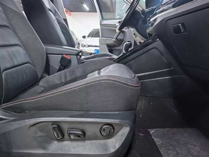 Фото 8 - Volkswagen Tayron