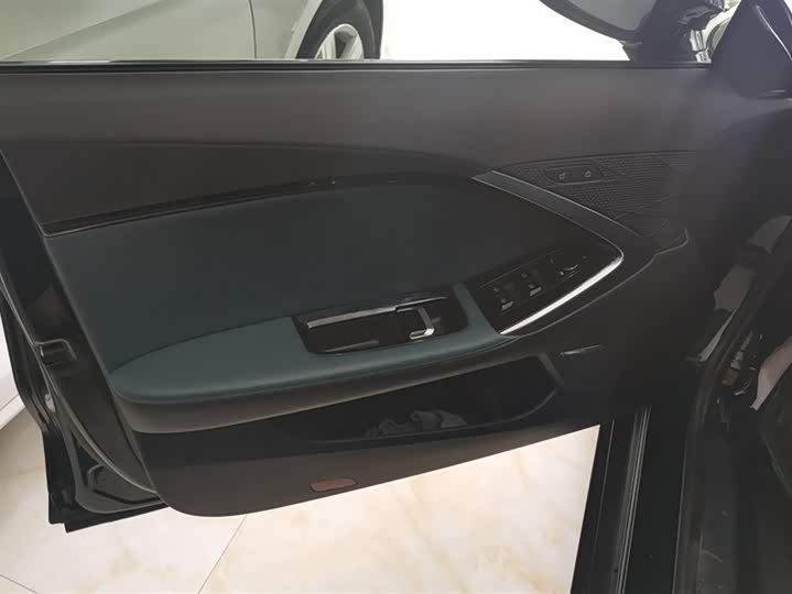 Фото 7 - MG Motor 7