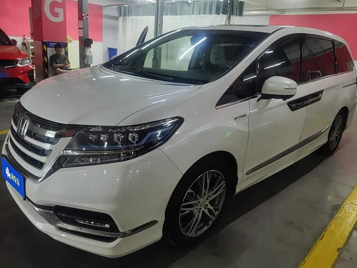 Фото 1 - Honda Elysion